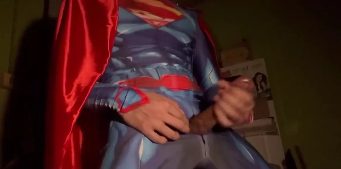Superman jerk off and cumshot. - GaySearch.com